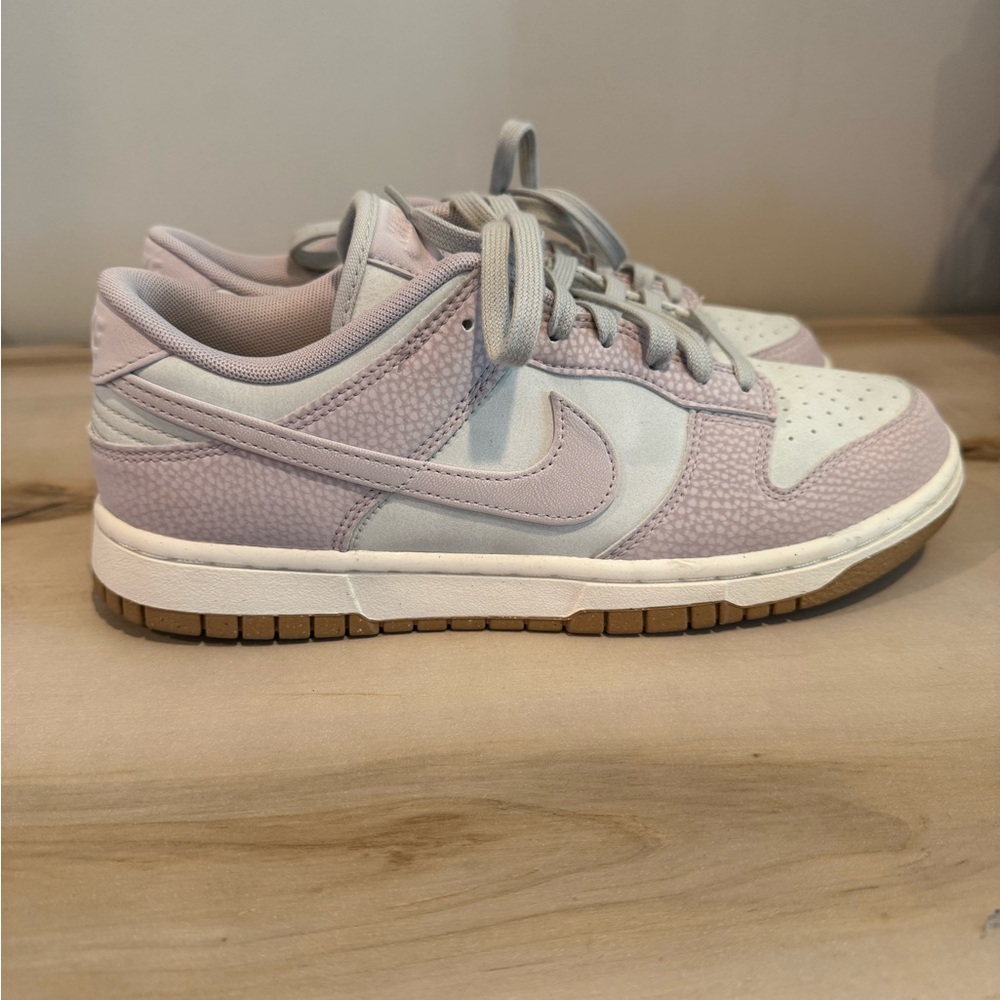 Nike Light Purple and Cream Sneakers